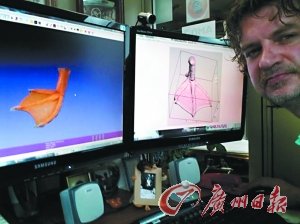 美国科学家3D打印制作假肢 脚跛了？打印一只