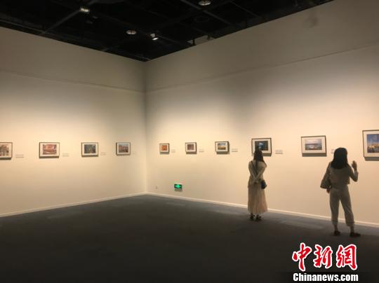 图为展览现场。　钟欣 摄