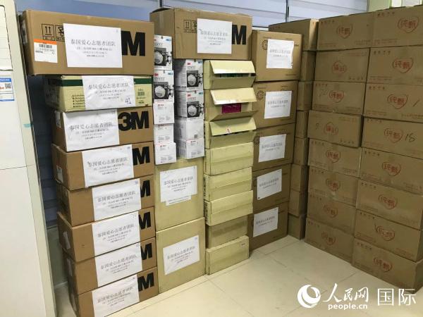 泰国志愿者捐赠的34万只口罩抵达湖北疫区医院。泰华爱心志愿者团队供图